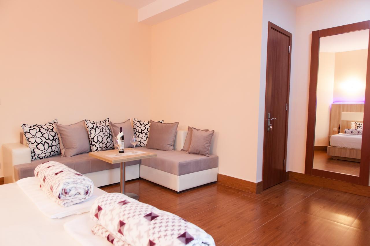Hotel Blue Moon Ulcinj Buitenkant foto