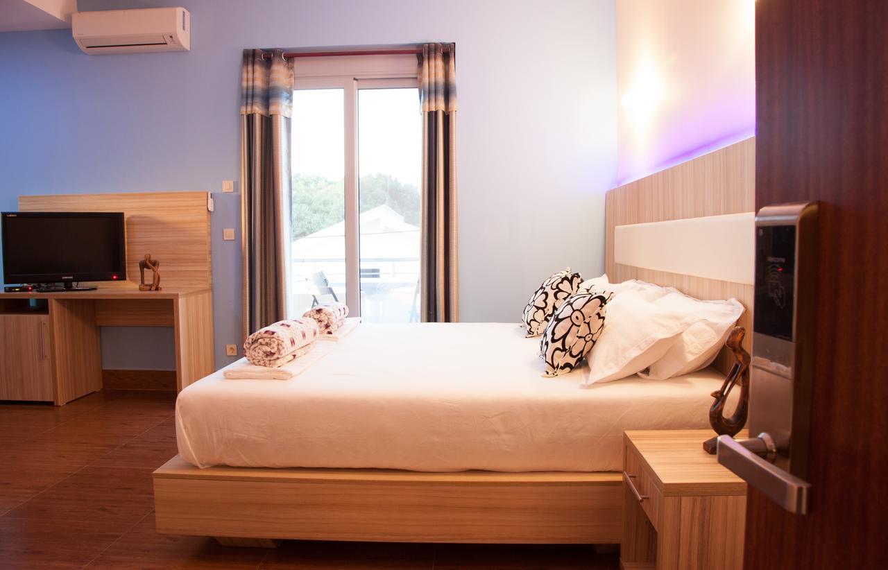 Hotel Blue Moon Ulcinj Buitenkant foto