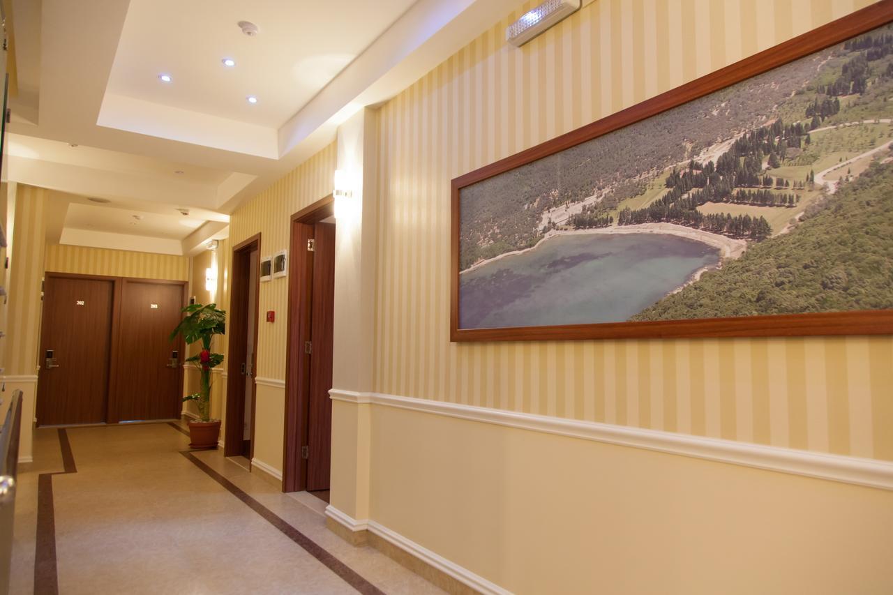 Hotel Blue Moon Ulcinj Buitenkant foto