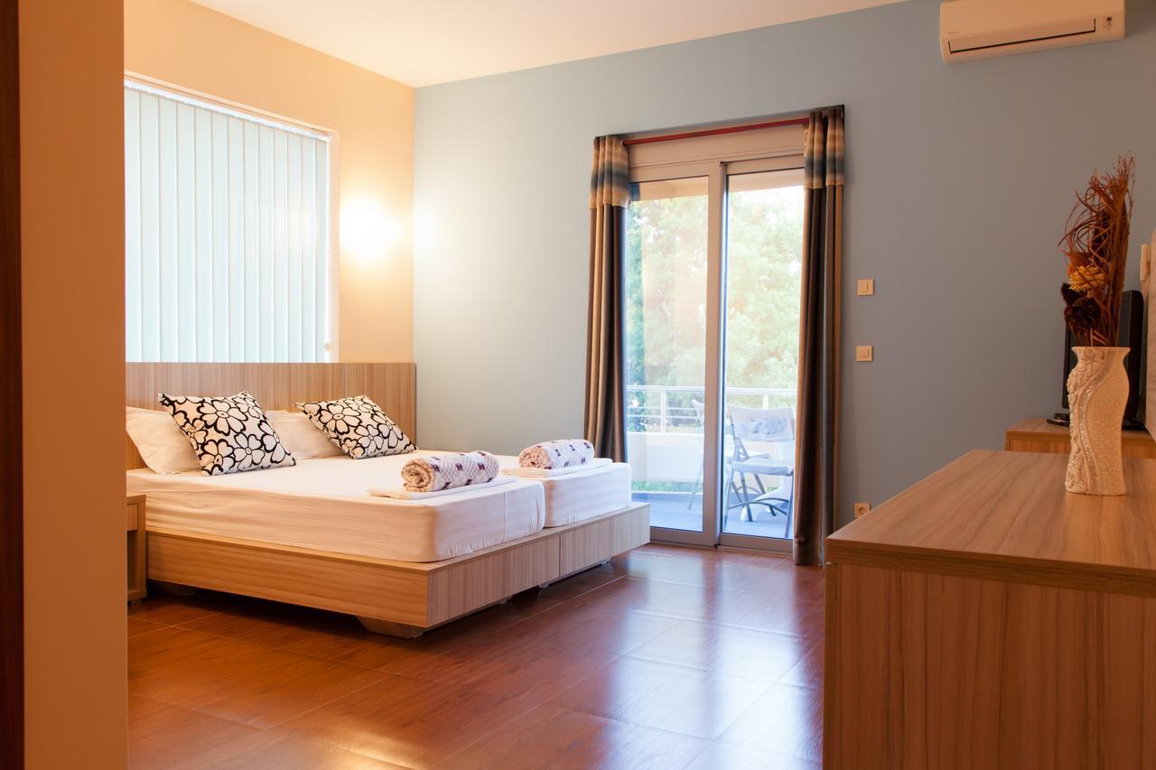 Hotel Blue Moon Ulcinj Buitenkant foto