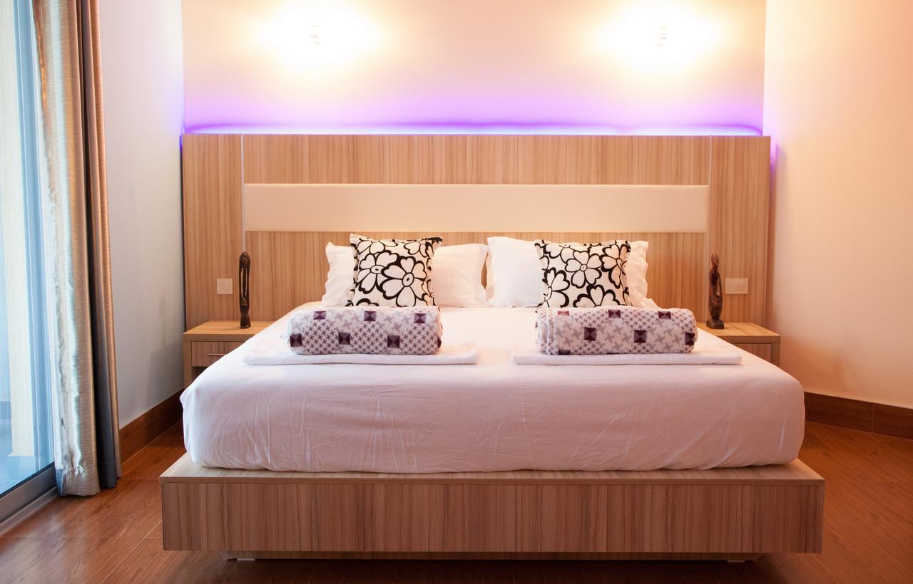 Hotel Blue Moon Ulcinj Buitenkant foto